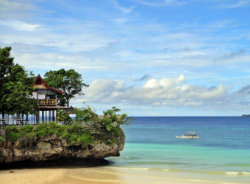 Tanjung Bira, Pantai Dengan Pasir Putih Sehalus Tepung!